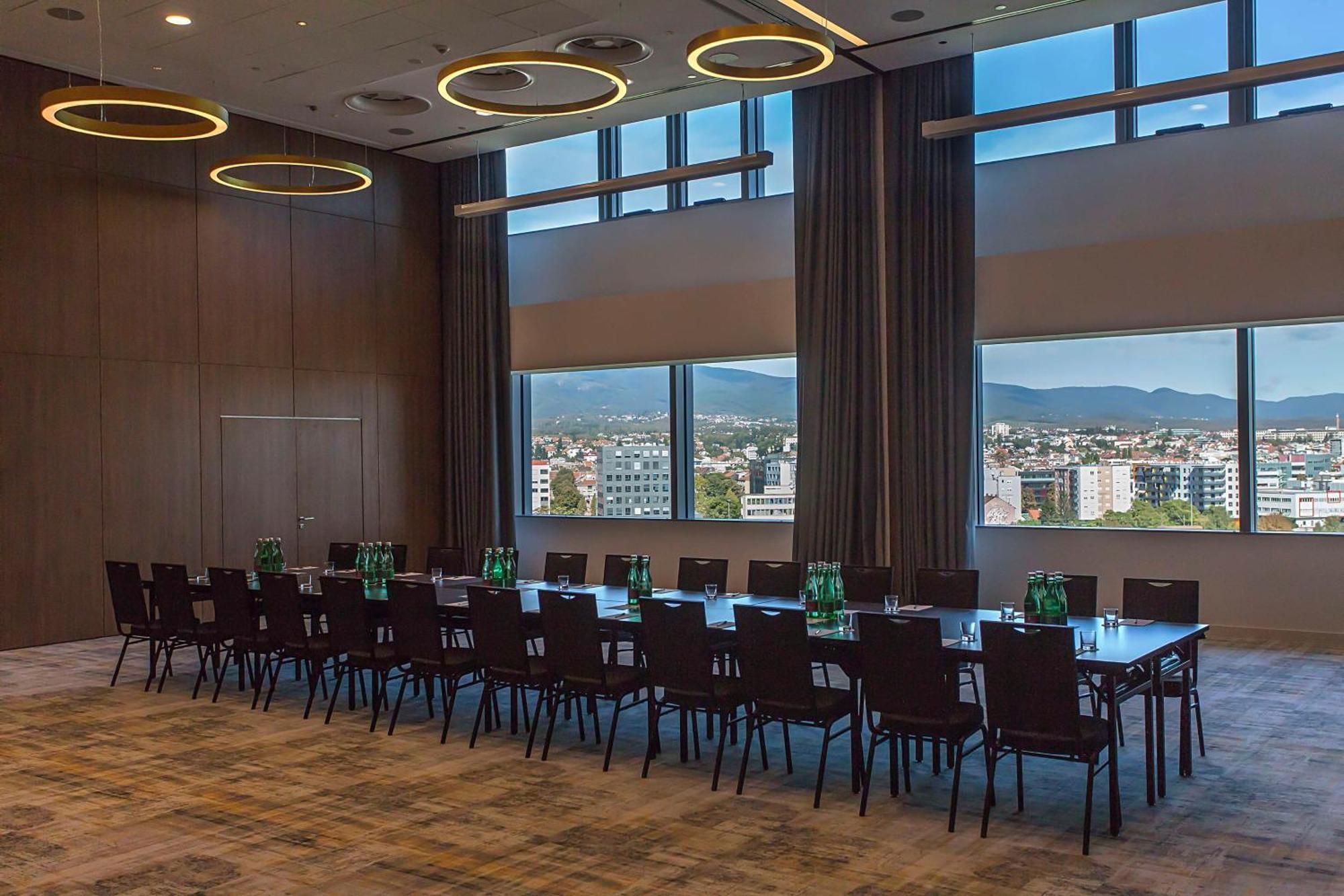 Hilton Garden Inn Zagreb - Radnicka Exteriör bild